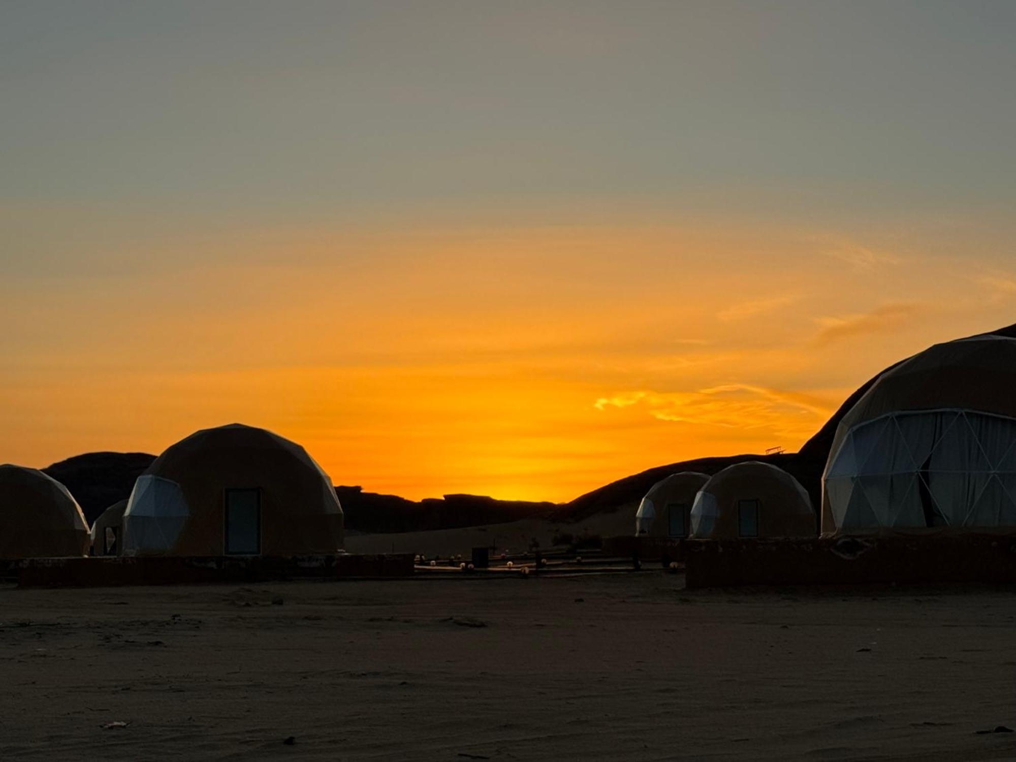 Wadi Rum Anwar Luxury Camp Exterior photo