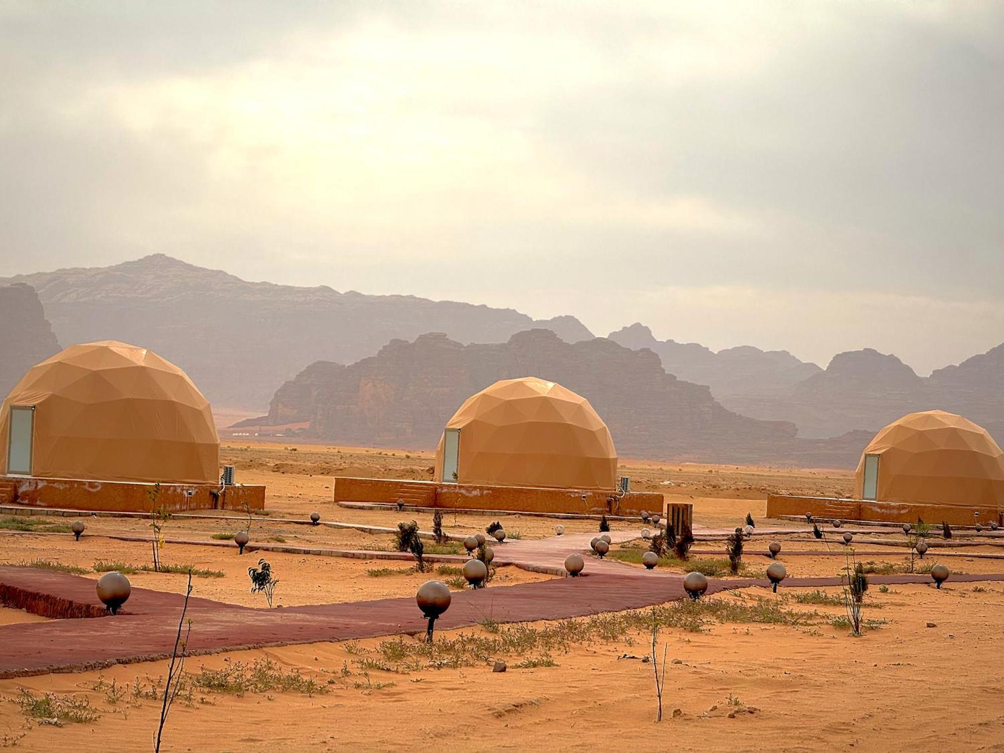 Wadi Rum Anwar Luxury Camp Exterior photo