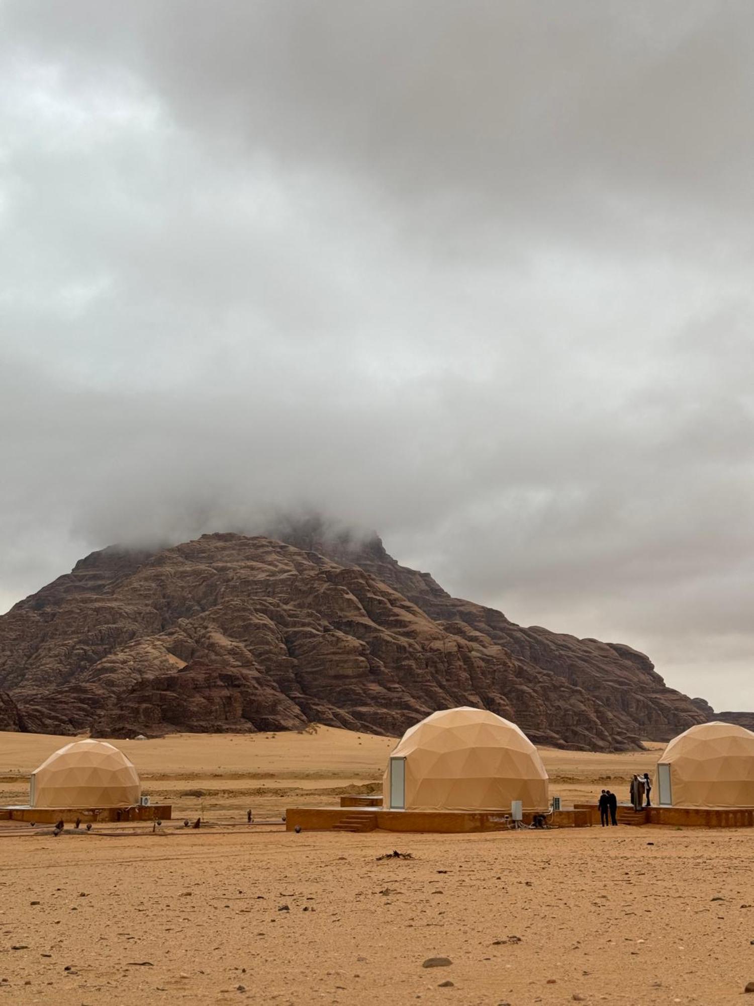 Wadi Rum Anwar Luxury Camp Exterior photo