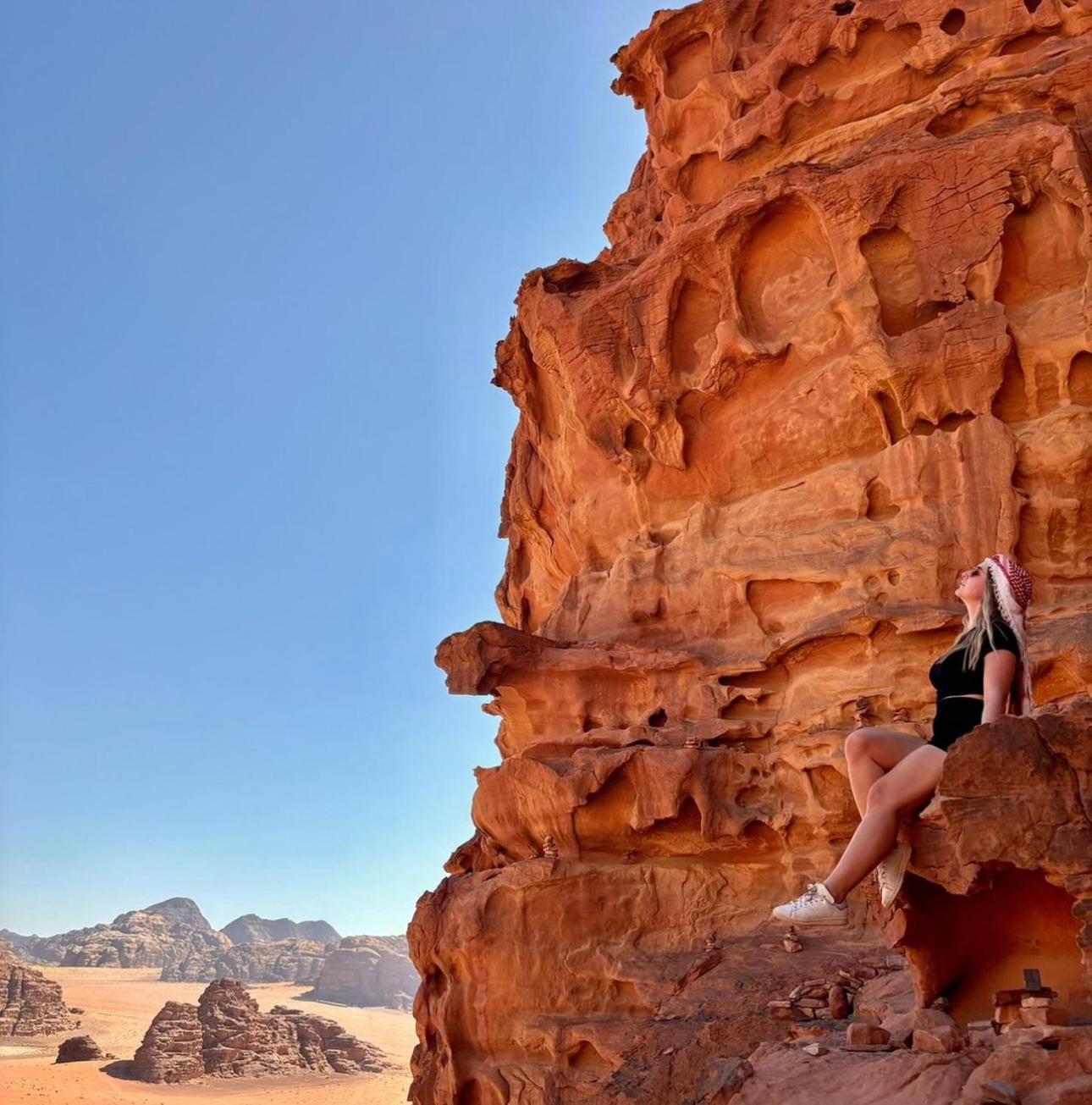 Wadi Rum Anwar Luxury Camp Exterior photo
