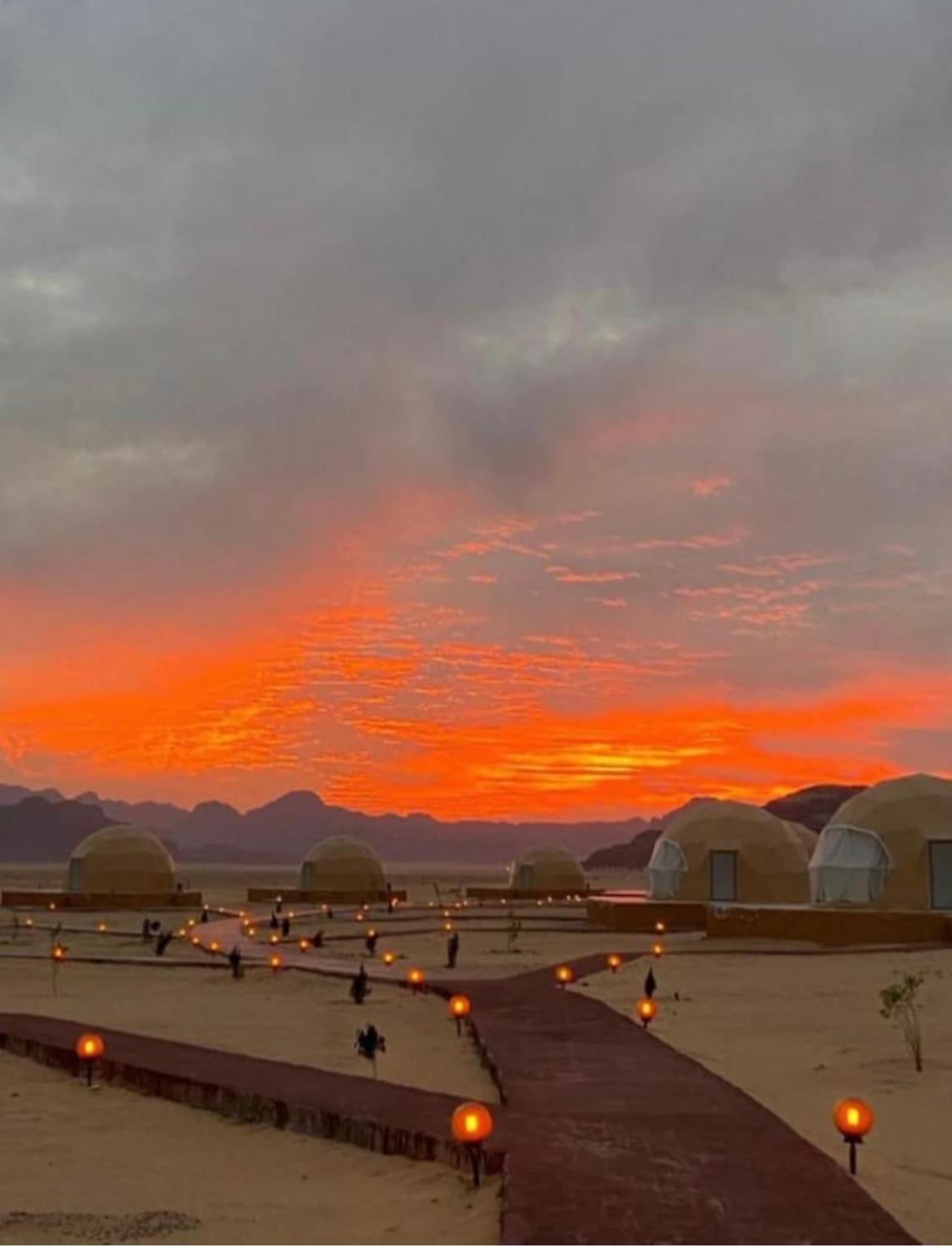 Wadi Rum Anwar Luxury Camp Exterior photo