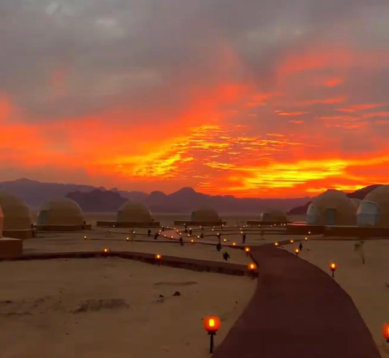 Wadi Rum Anwar Luxury Camp Exterior photo