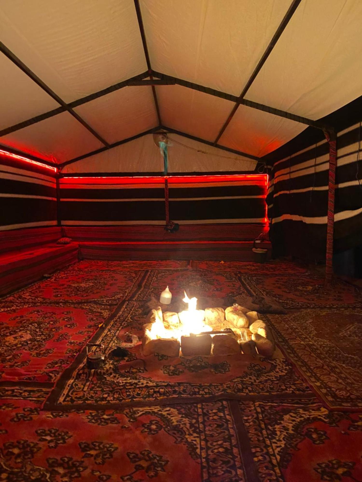 Wadi Rum Anwar Luxury Camp Exterior photo