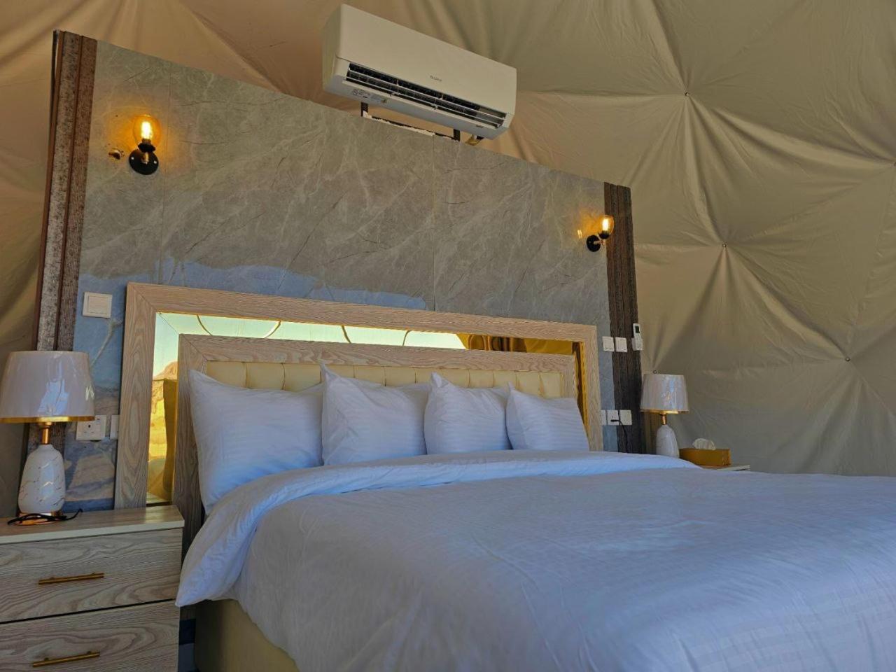 Wadi Rum Anwar Luxury Camp Exterior photo